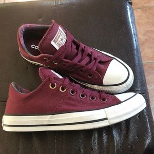 Women’s converse low tops - maroon